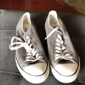 Converse Men’s size 9